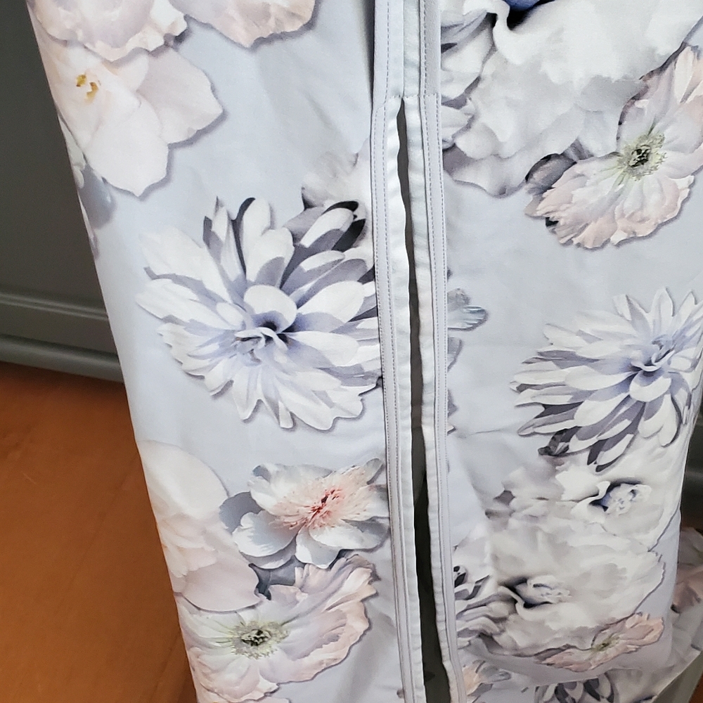 FINDERS KEEPERS Check The Rhyme muted Gray Floral Maxi side slits & pockets - Picture 6 of 8